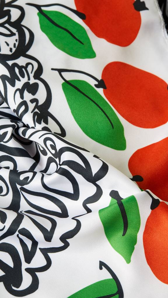 Under the Orange Tree Knot Wrap - 100cm x 100cm